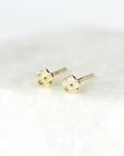 Clous d'oreilles mini Bouton d'or