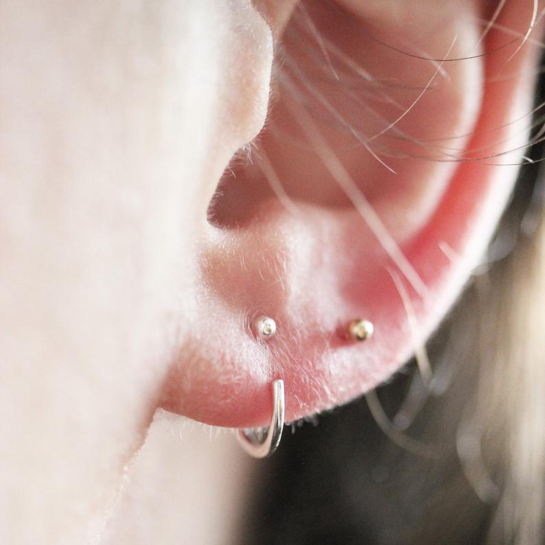 Boucles d'oreilles anneaux ouverts avec billes en argent