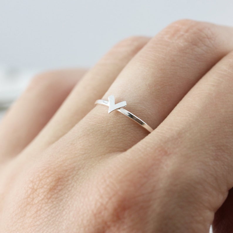 Bague avec petit chevron