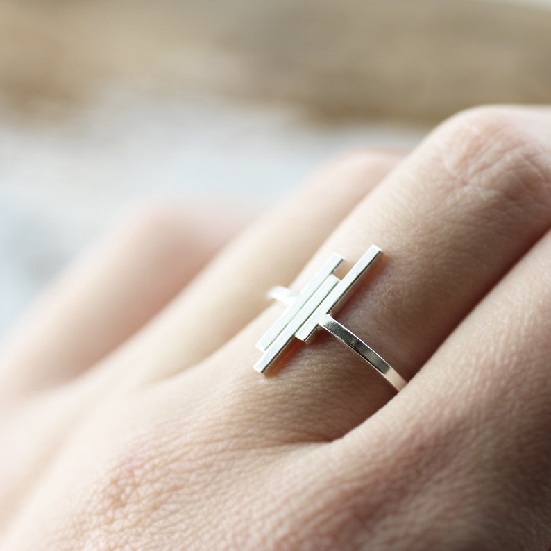 Three bar ring