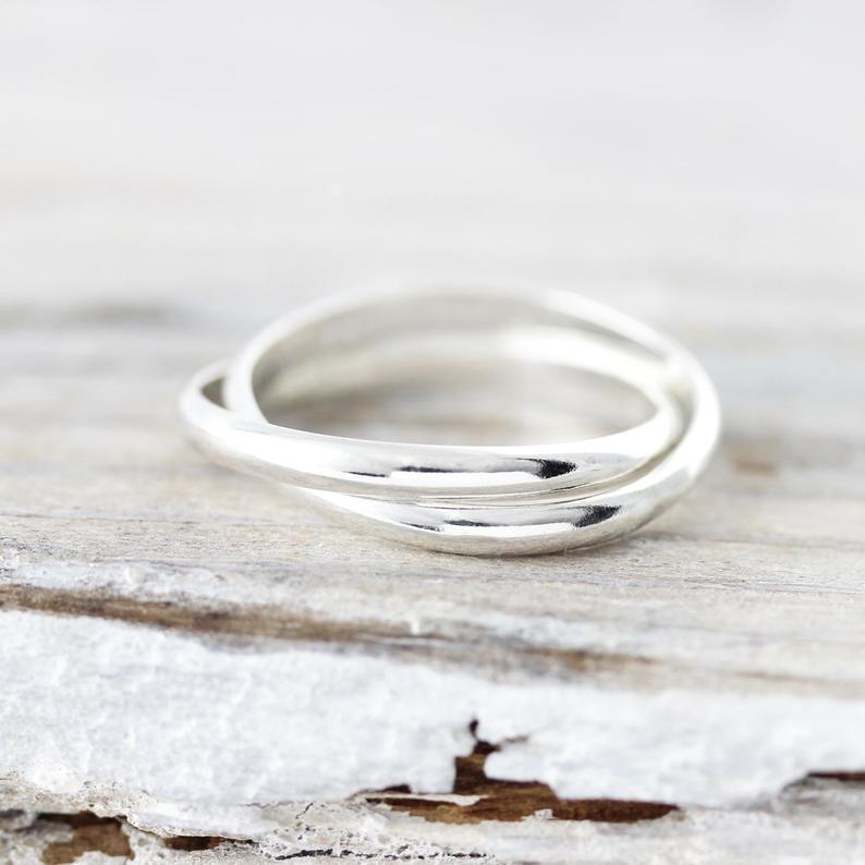 Double crossed ring
