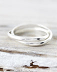 Double crossed ring
