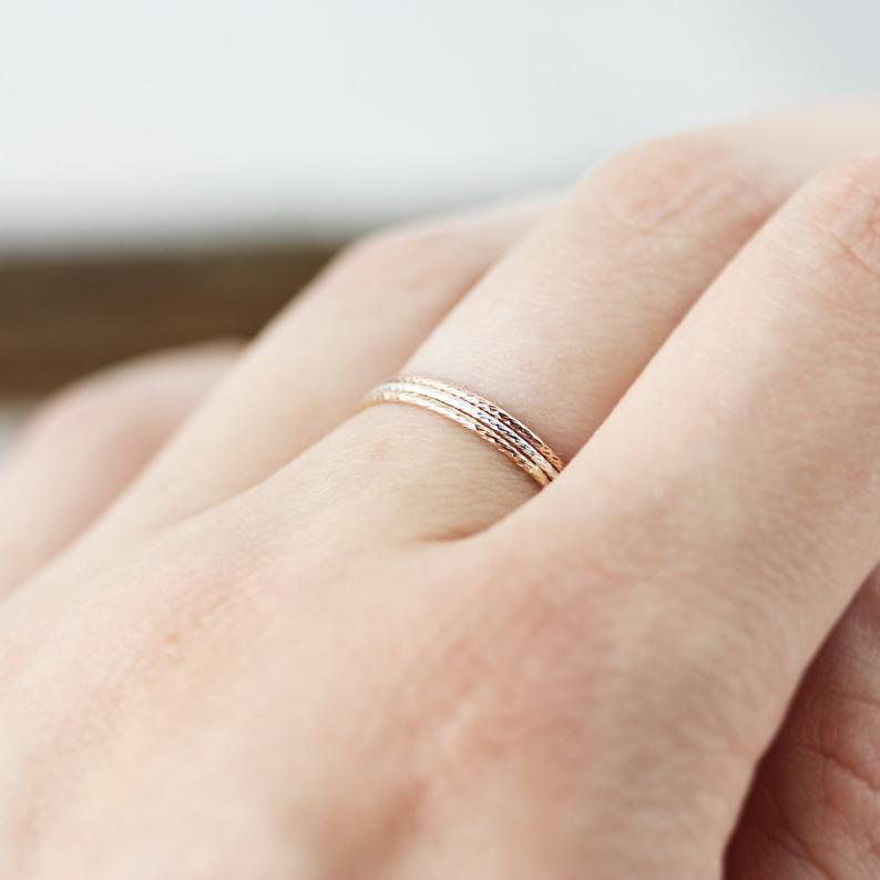 Extra thin crumpled ring 0.8mm