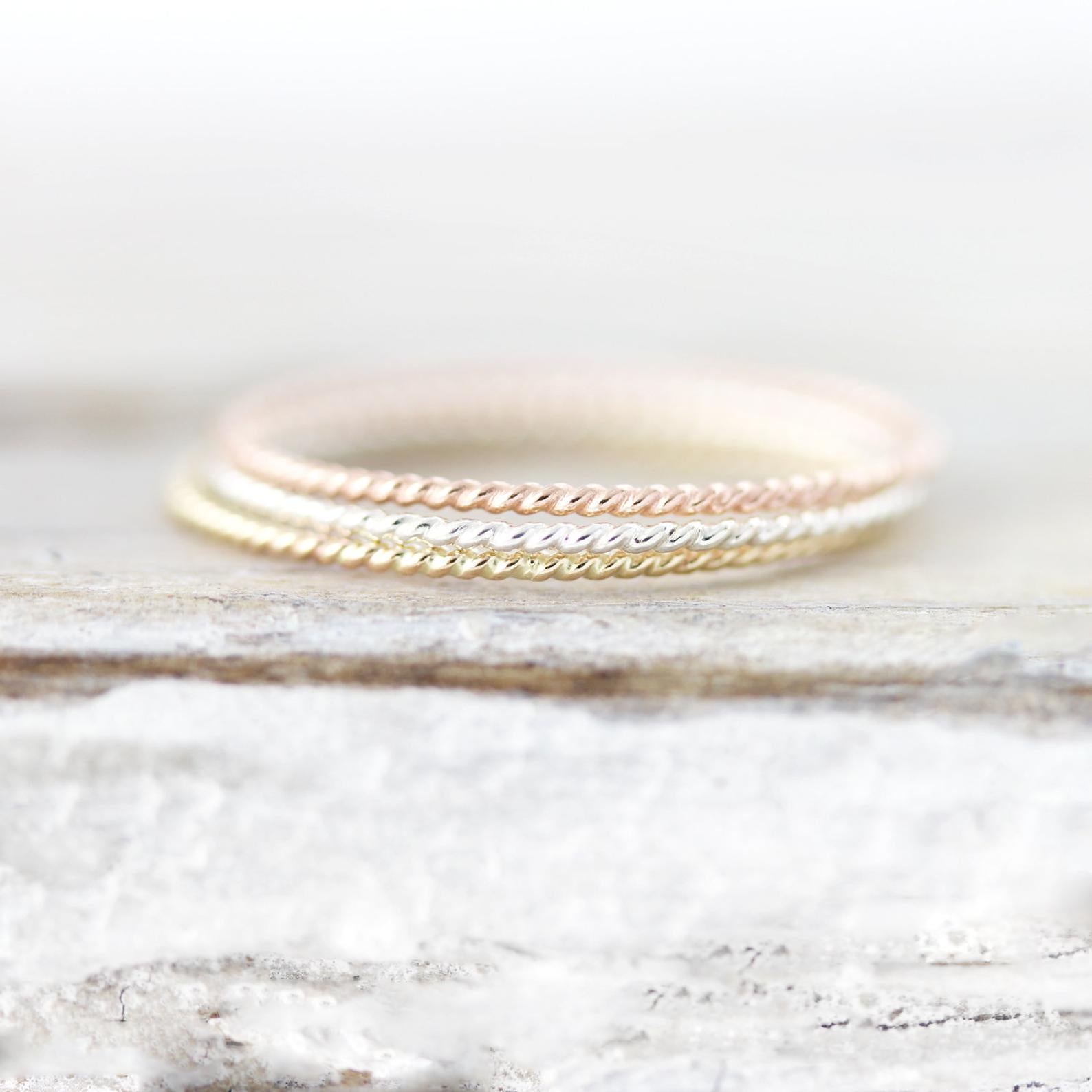 Extra thin twisted ring 0.8mm