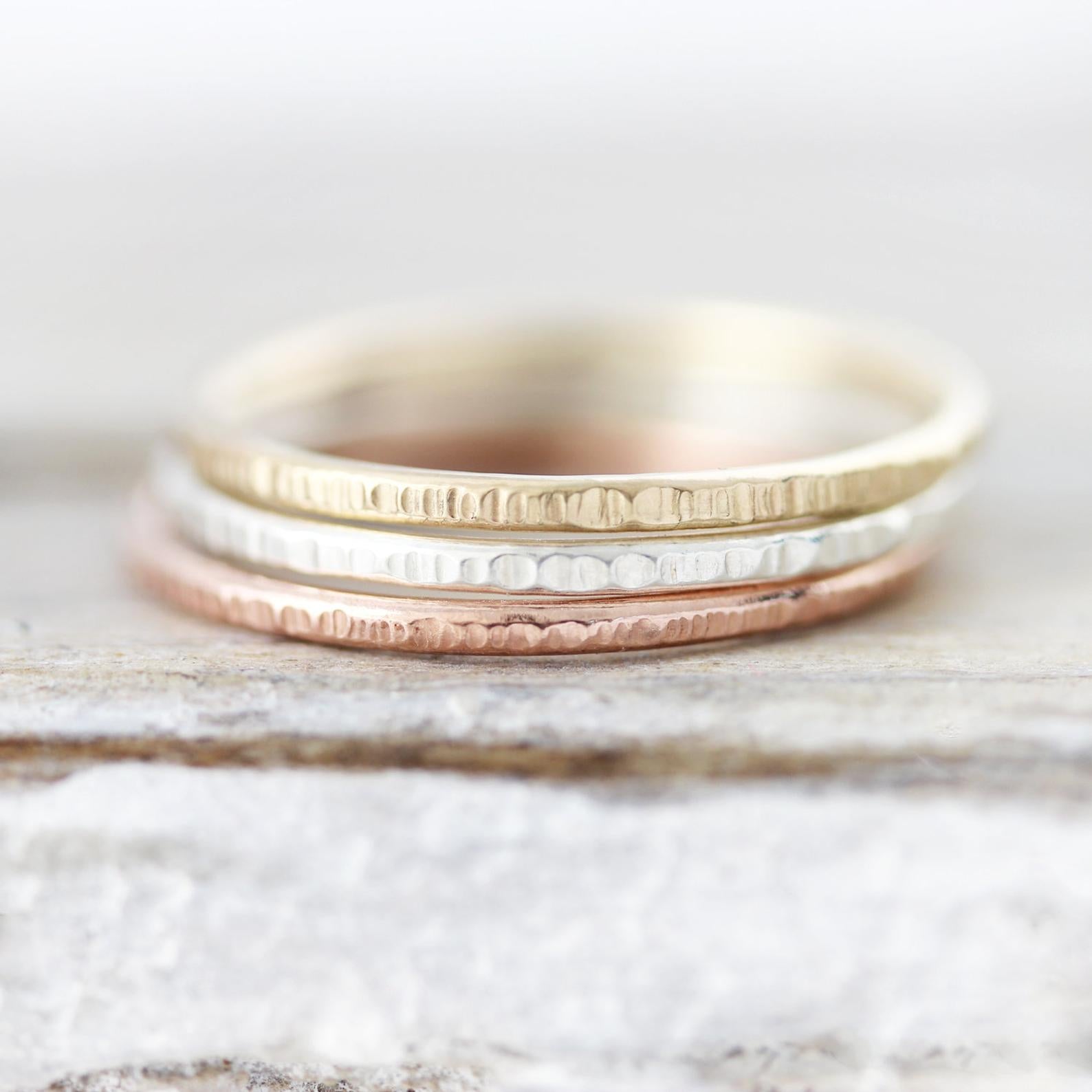 Bague Lignée moyenne bords arrondis 1.3mm