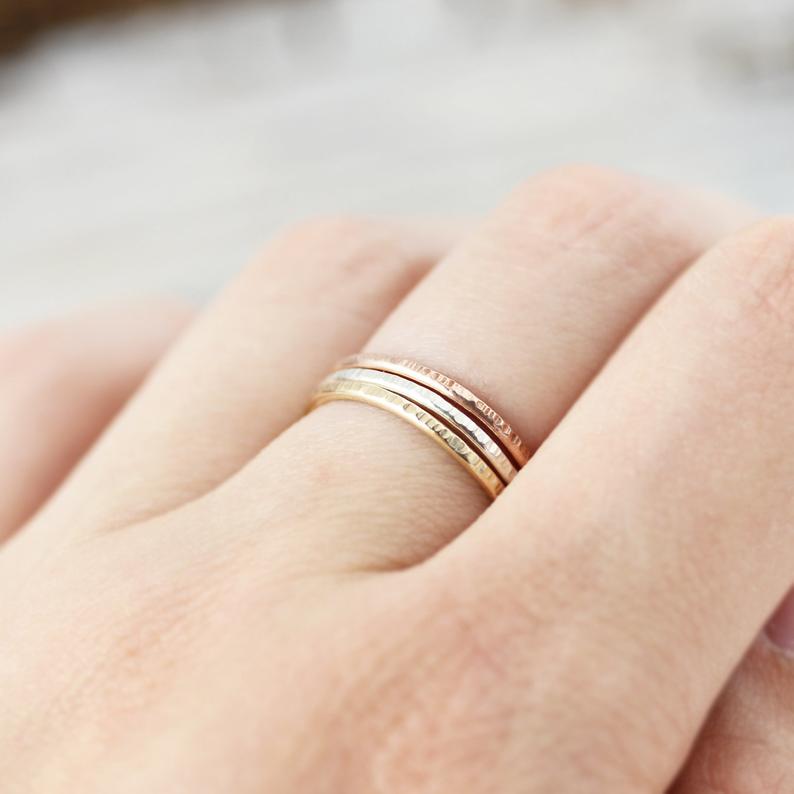 Bague Lignée moyenne bords arrondis 1.3mm