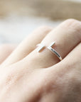 Open ring with short bars