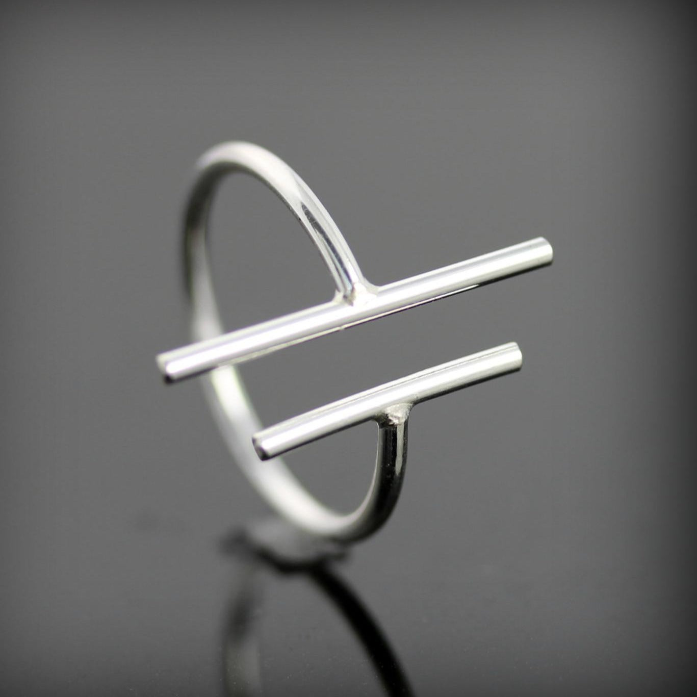 Open ring with two bars