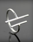 Open ring with two bars