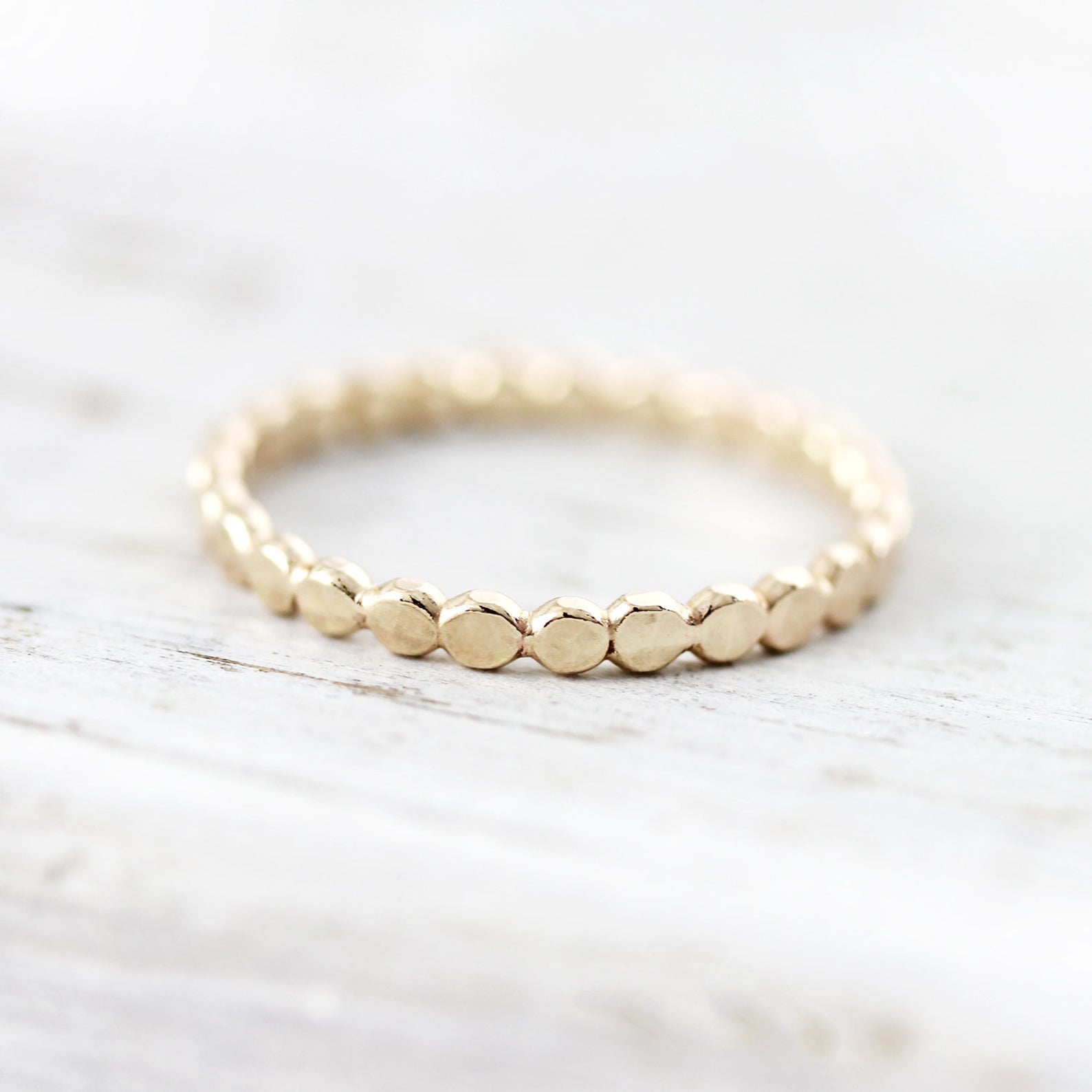 Wide flattened dotted ring 2.5mm