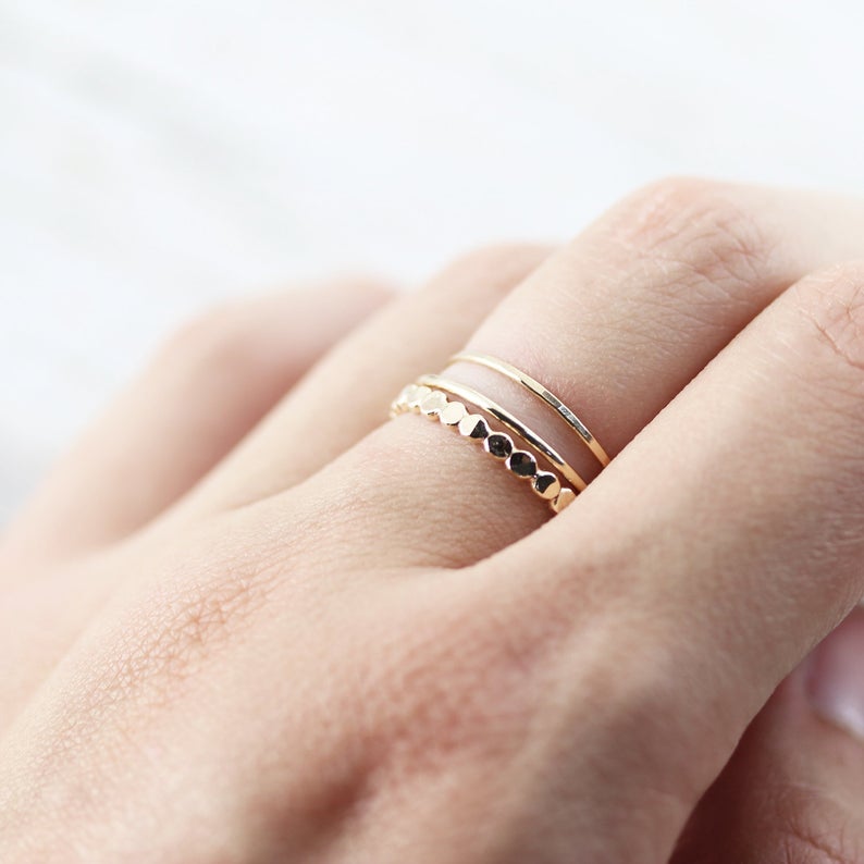 Wide flattened dotted ring 2.5mm