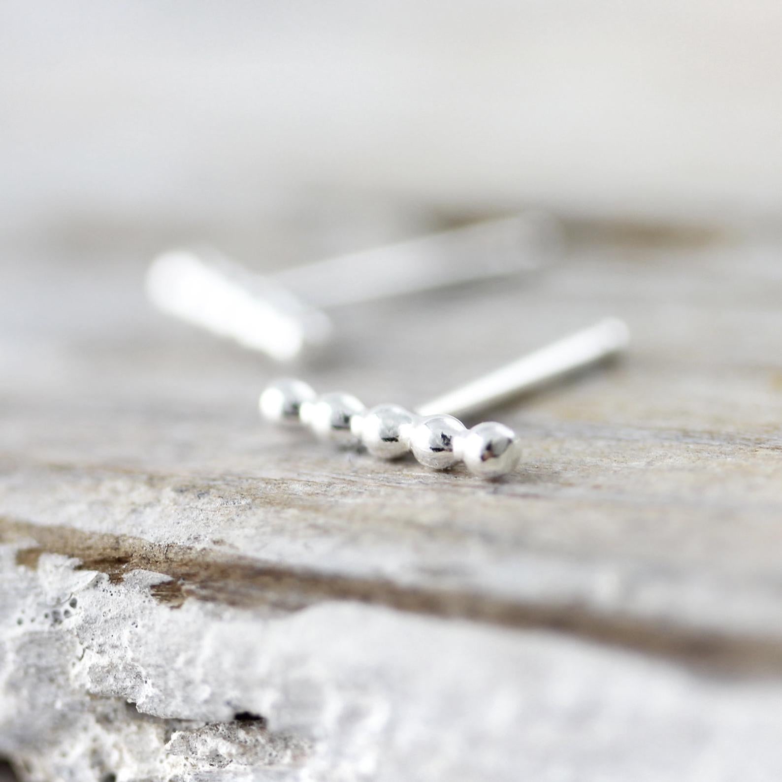 Boucles d'oreilles barres pointillées