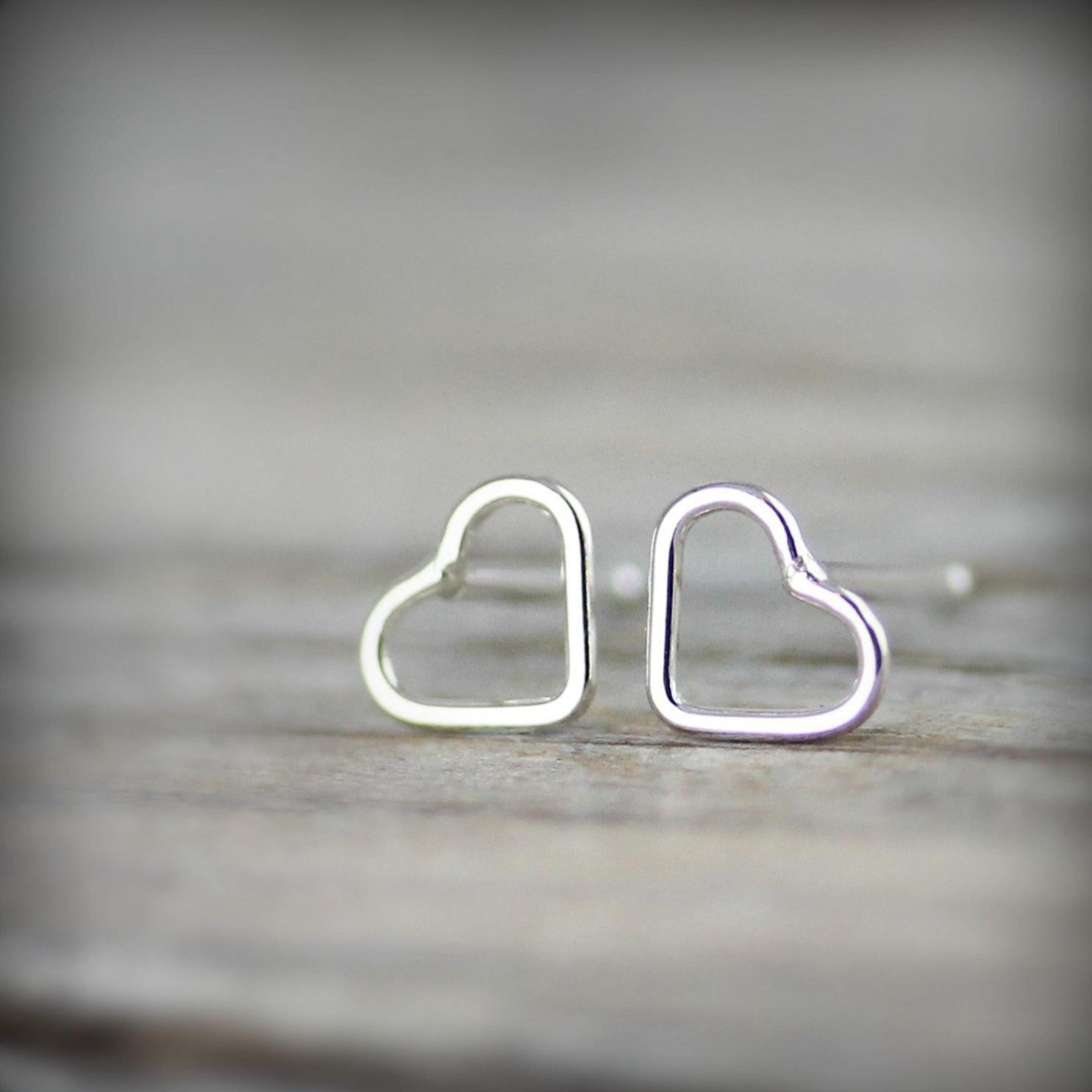 Boucles d'oreilles mini coeurs