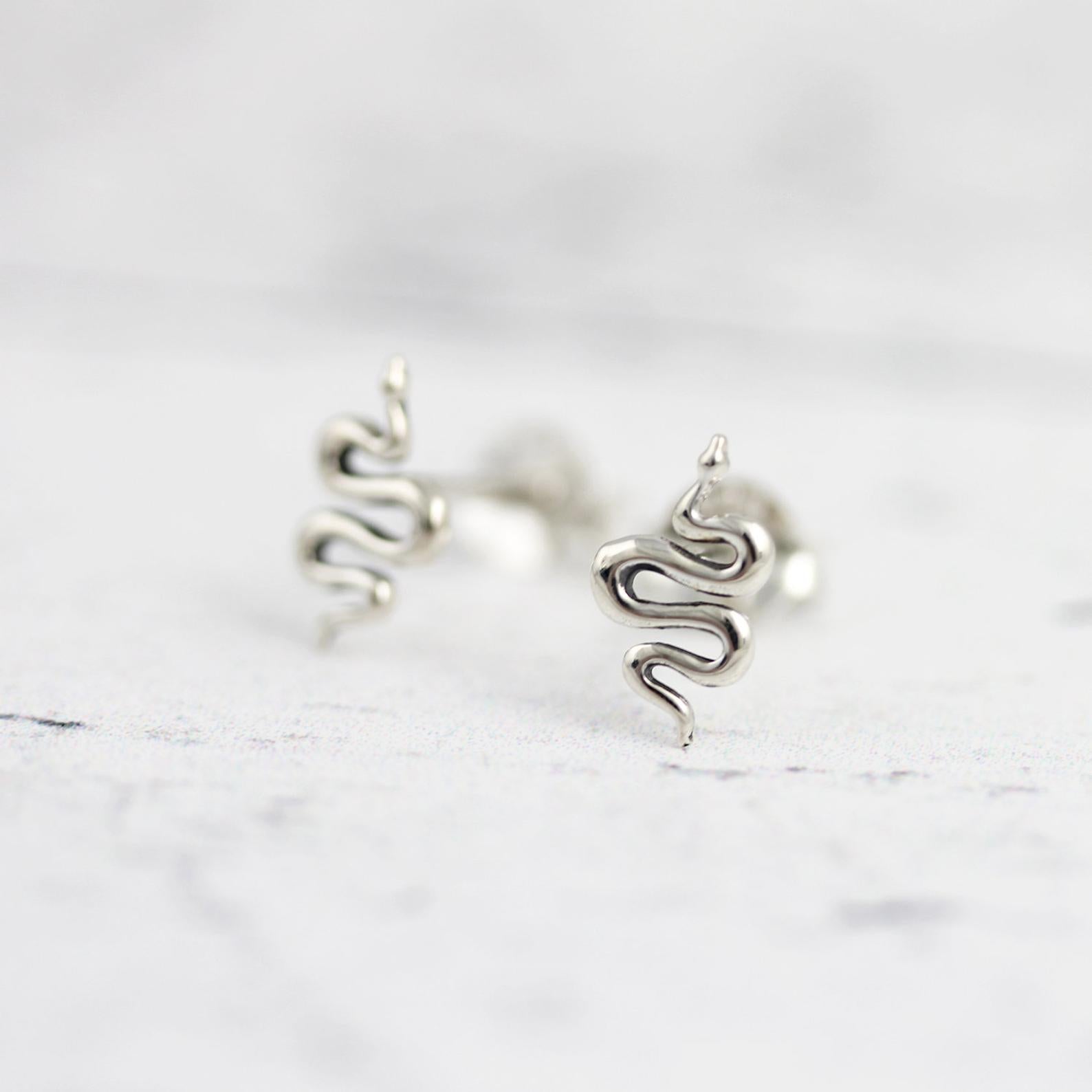 Boucles d'oreilles mini serpents