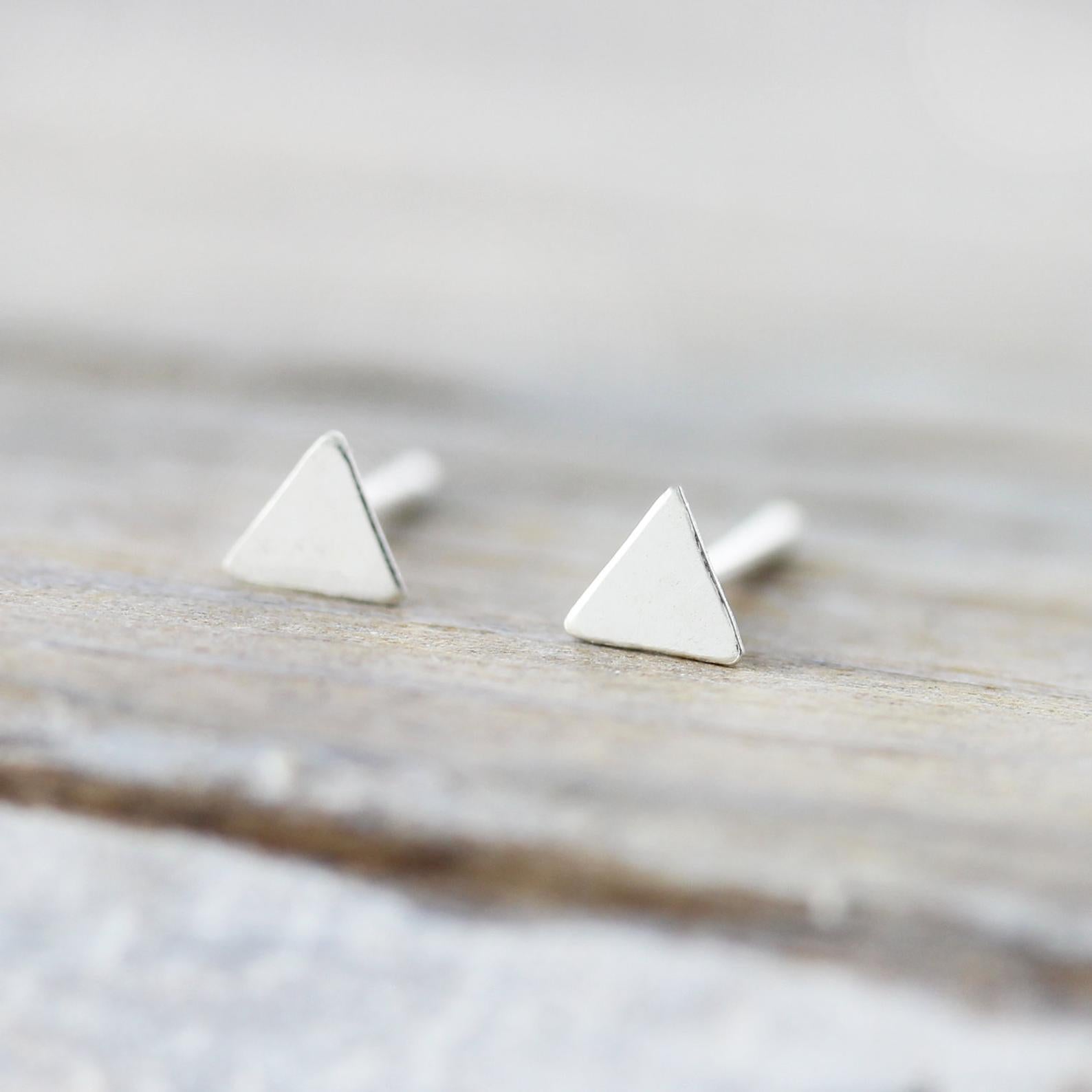 Boucles d&#39;oreilles mini triangles