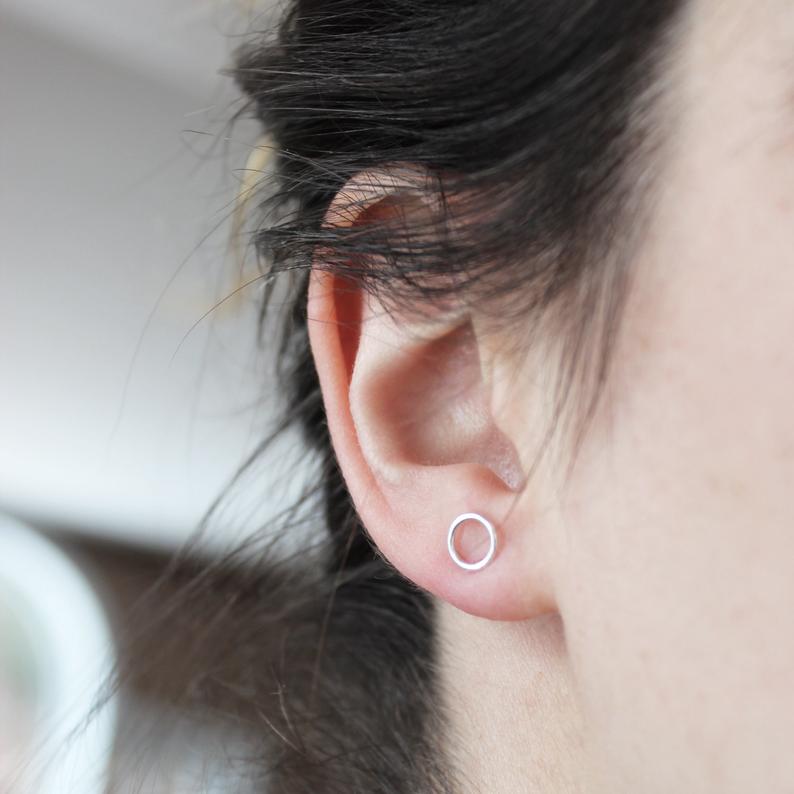 Boucles d&#39;oreilles petits cercles