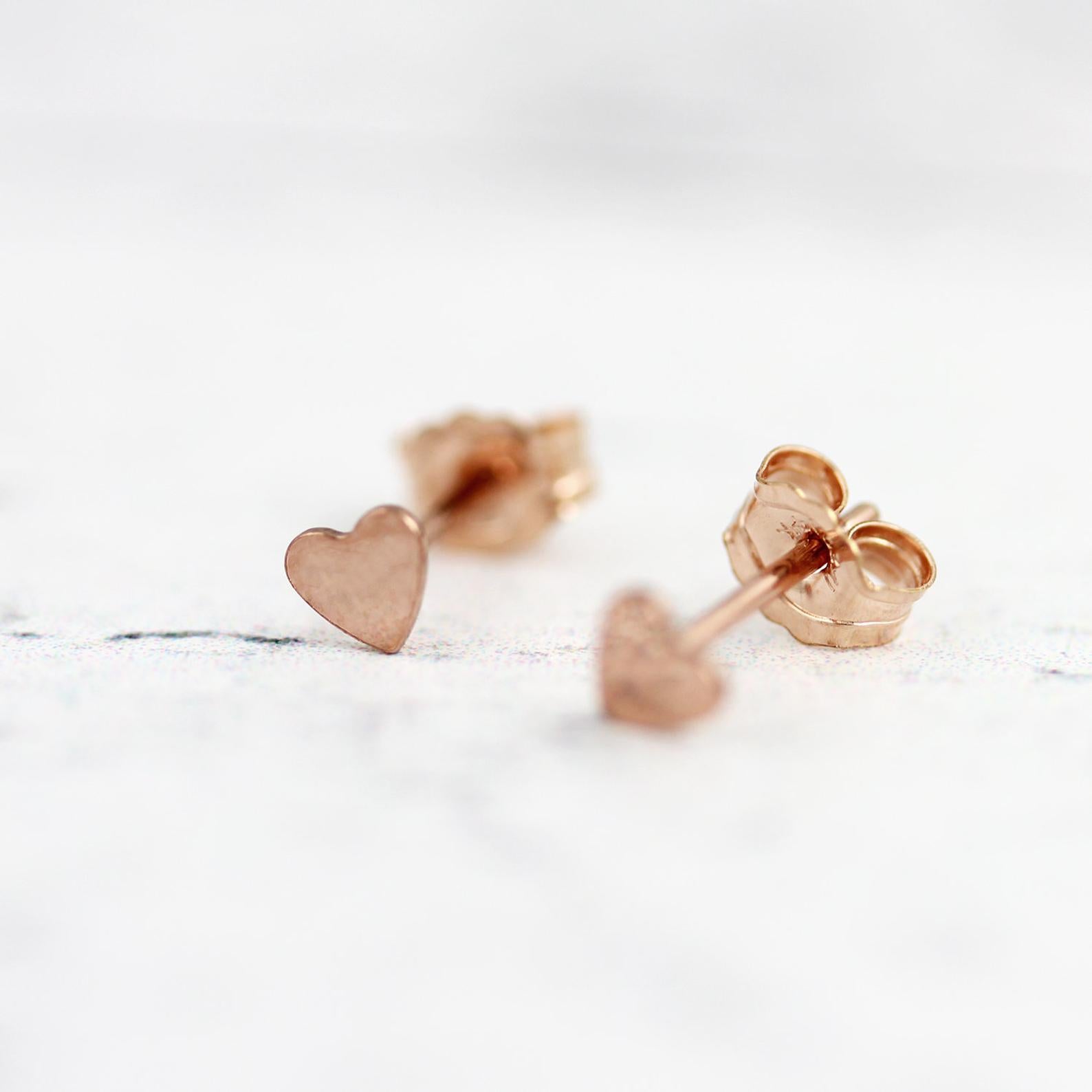 Boucles d'oreilles super mini coeurs