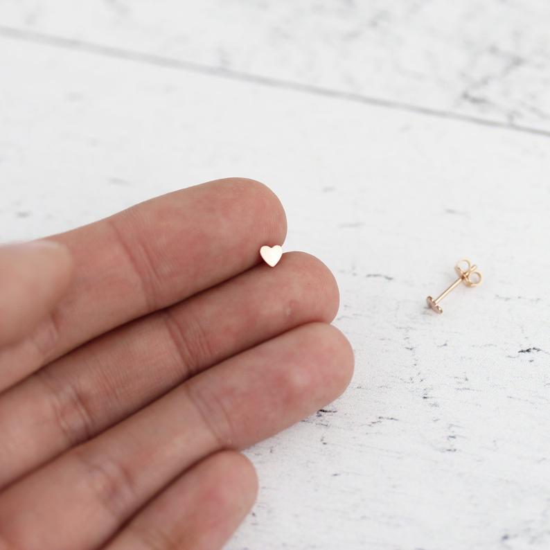 Boucles d'oreilles super mini coeurs