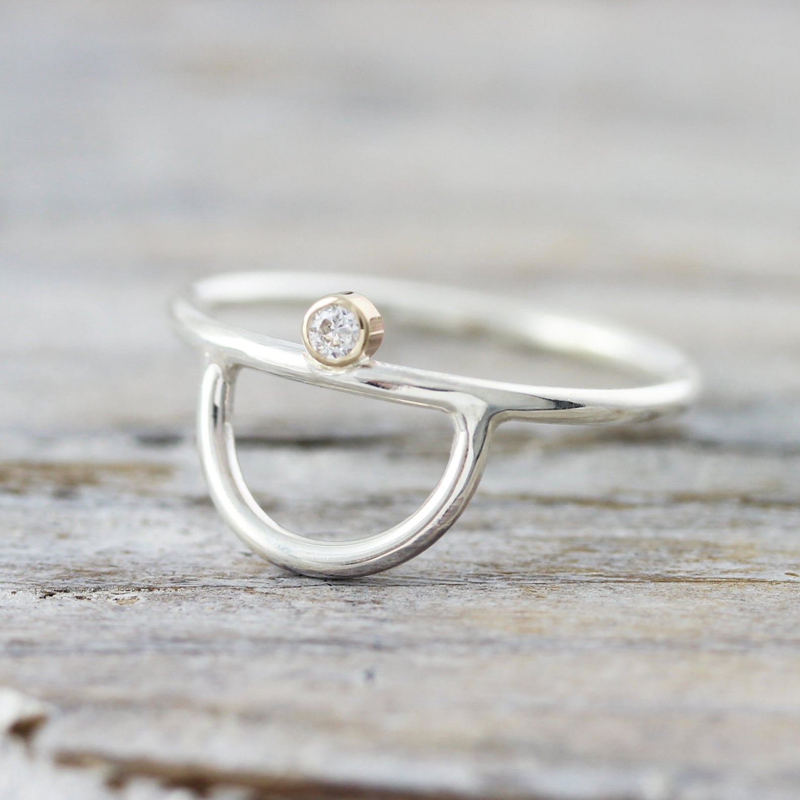 Bague demi-lune avec diamant