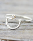 Bague demi-lune avec diamant