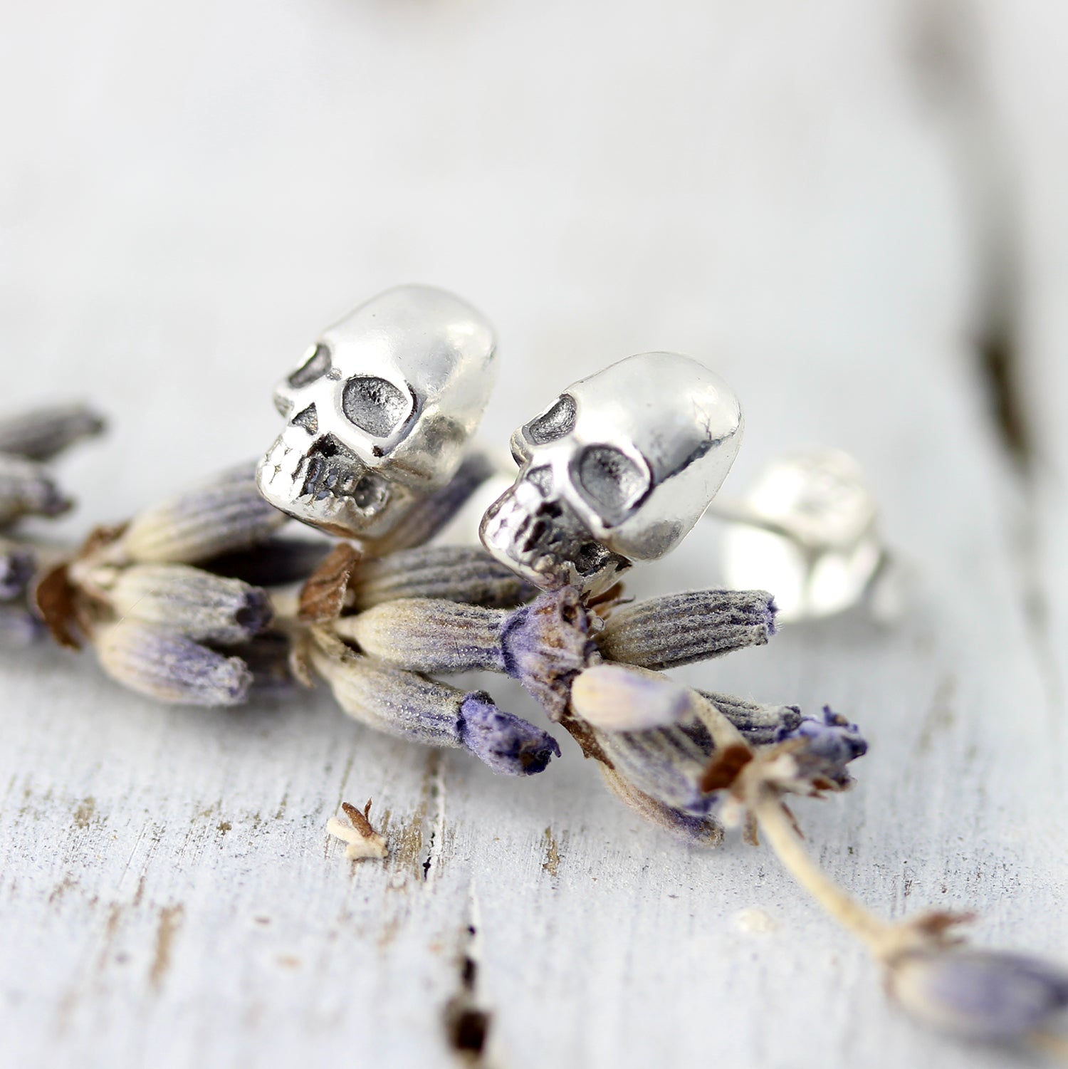 Boucles d'oreilles mini crânes