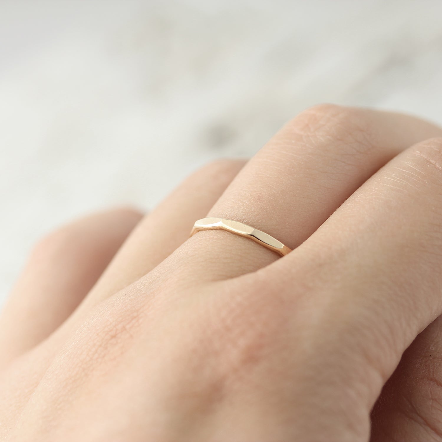 Bague large facettée 1.6mm