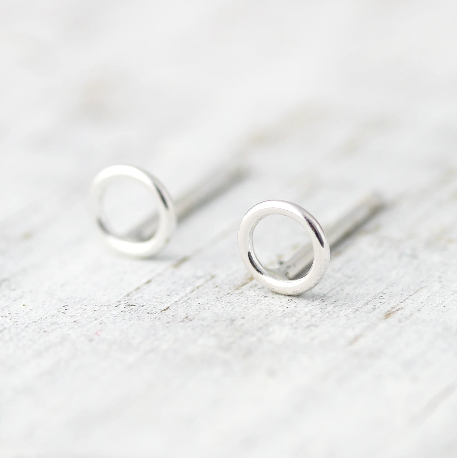 Boucles d'oreilles mini cercles