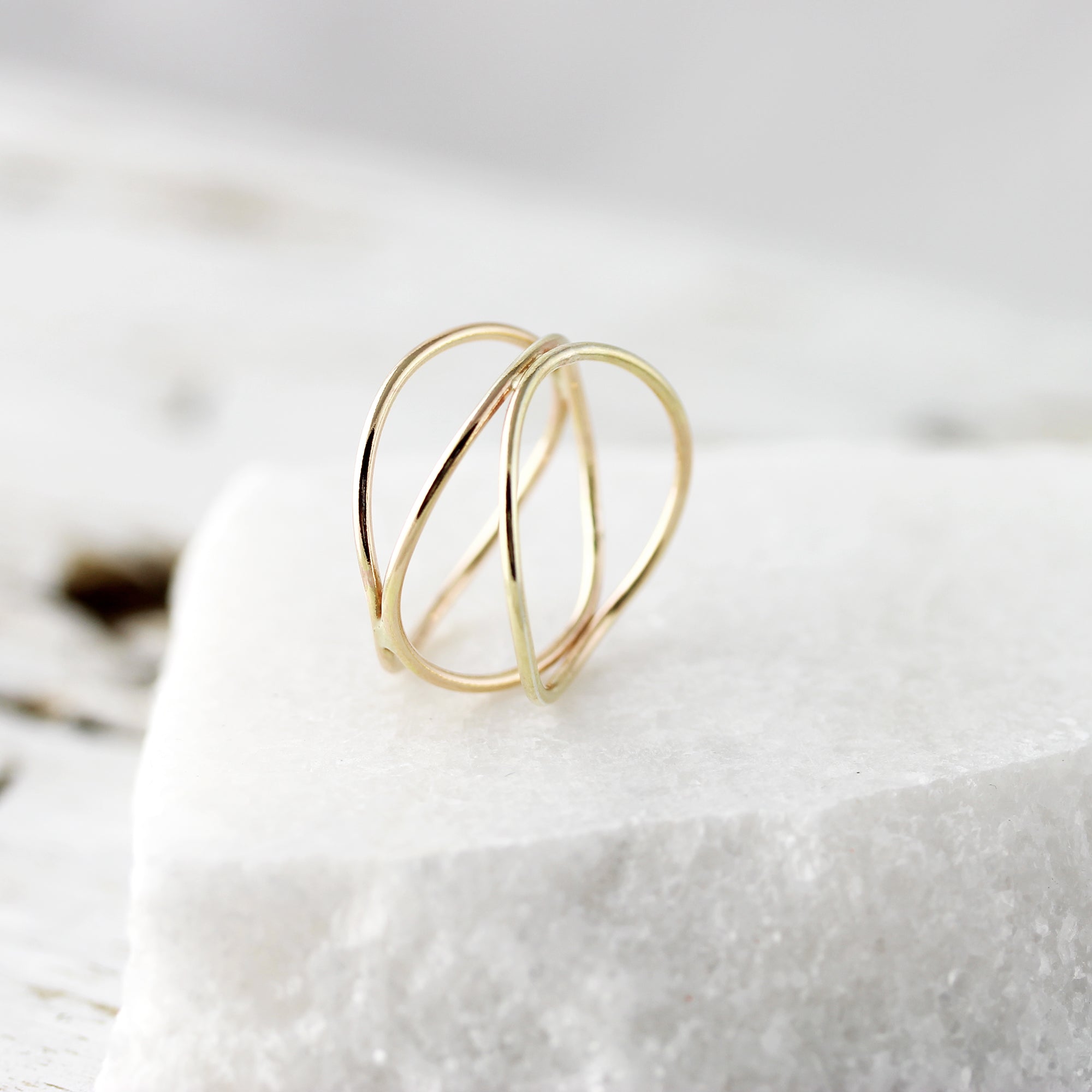 Wavy ring