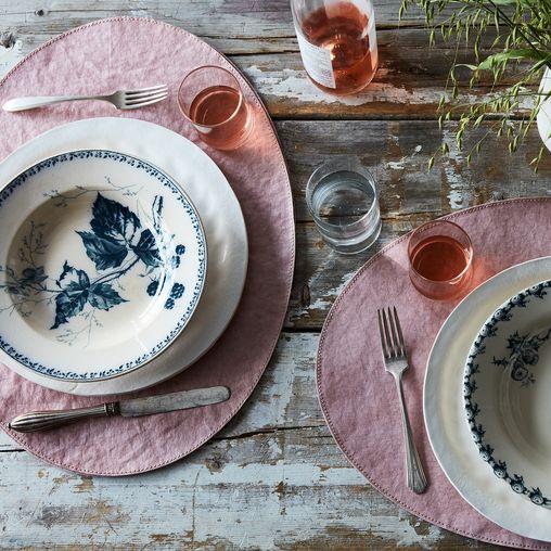 Oval placemat