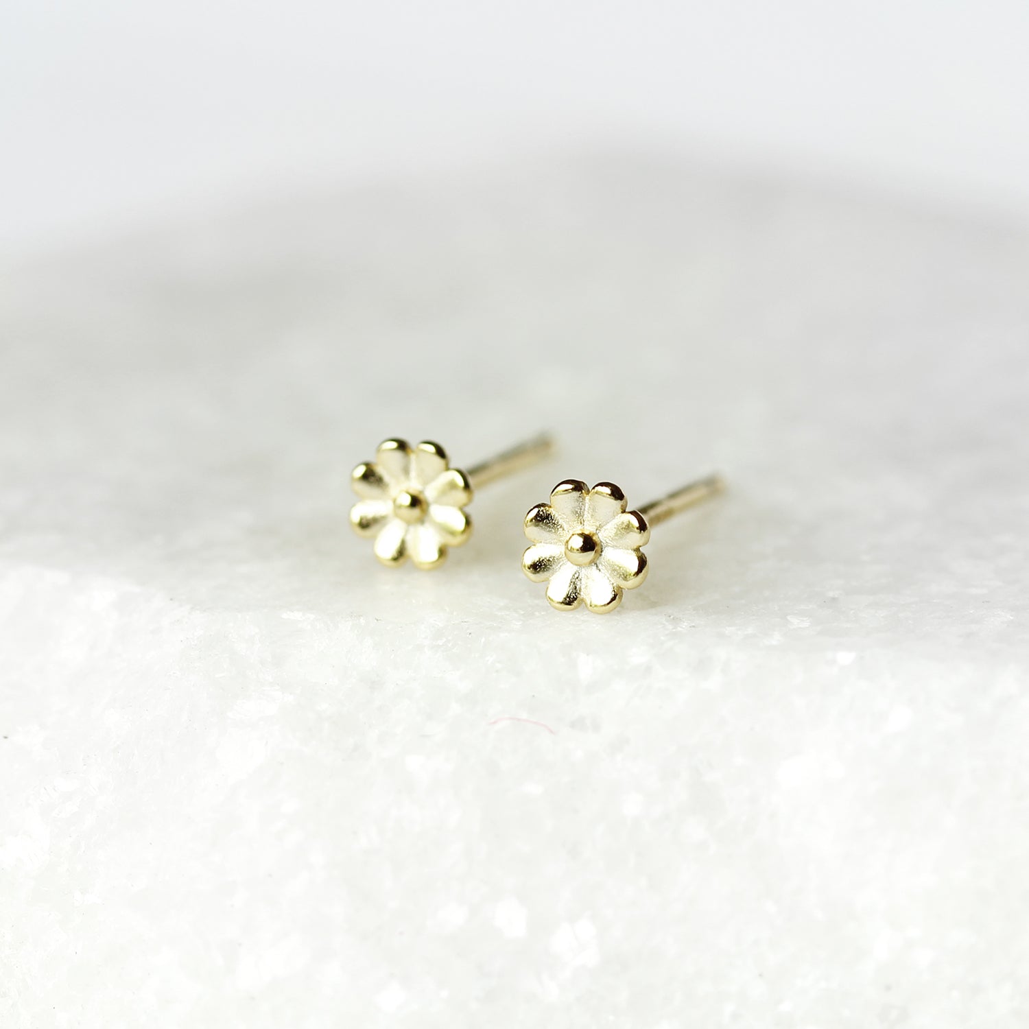 Clous d'oreilles mini Marguerite